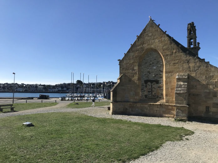 Kapelle vor dem Hafen von Camaret